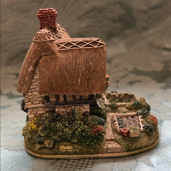 Lilliput Lane Cabbage Patch Corner. Collectors' Club - Picture 5 of 7